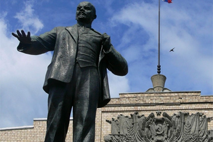 Памятник Ленину в Орле