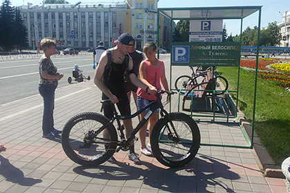 Жителям Кемерово предложили покататься на личном велосипеде Тулеева