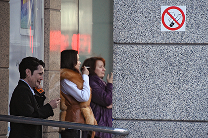 Россияне начали курить более дешевые сигареты