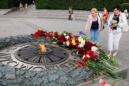 Могила Неизвестного солдата в парке Вечной славы в Киеве