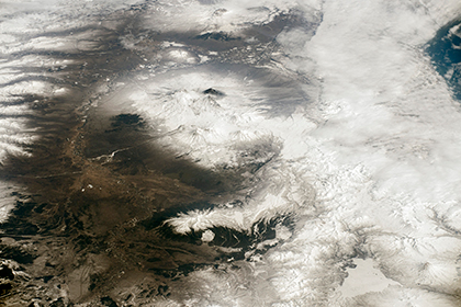 Спутниковый снимок вулканов Камчатки