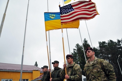 Украинские гвардейцы и американские инструкторы перед первым этапом совместных учений