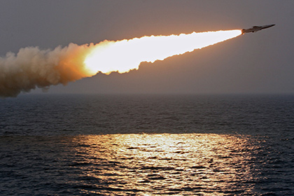 Противокорабельная ракета «Москит», запущенная с ракетного катера 