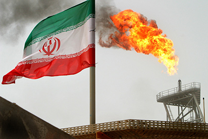 Иран одобрил увеличение добычи нефти на полмиллиона баррелей 