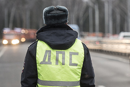 Женщина на Mercedes с амфетамином и героином наехала на полицейского в Москве