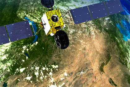 Порошенко предложили взимать плату за пролет над Украиной российских спутников 