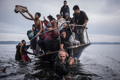 Прибытие мигрантов из Турции на греческий остров Лесбос
