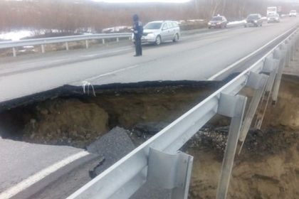 Разрушение федеральной трассы отрезало жителей Печенги от Мурманска