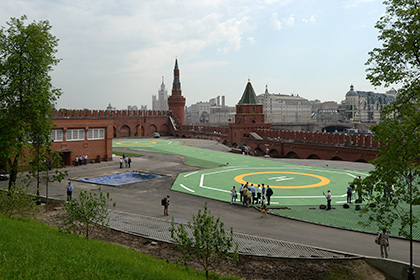 Вертолетная площадка на территории Кремля в Москве