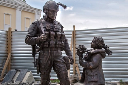 В Крыму открыли памятник «Вежливым людям»