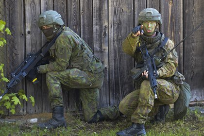 Эстонские солдаты участвуют в маневрах НАТО