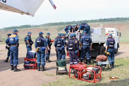 Участвовавшие в поисках Ил-76 спасатели