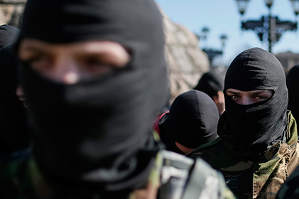 Украинские националисты заблокировали в Киеве сотрудников посольства России