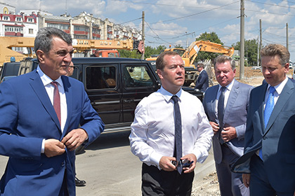 Дмитрий Медведев во время визита в Крым 