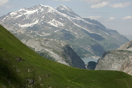 В Альпах погибли два скалолаза, парапланерист, дельтапланерист и вингсьют-пилот