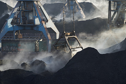 Правительство Украины разрешило перевозить уголь в российских вагонах