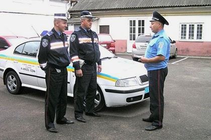 Жители Закарпатья вернули полицейским угнанную у них машину
