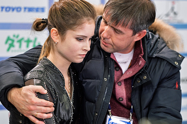 Алексей Урманов и Юлия Липницкая (слева)