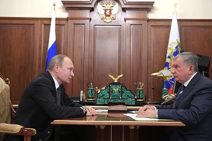 Владимир Путин (слева), Игорь Сечин
