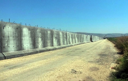 Стена на границе Турции и Сирии