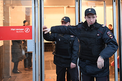Один из ложных звонков о бомбе в метро Петербурга совершила 12-летняя девочка