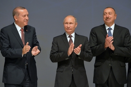 Президенты Турции, России и Азербайджана — Реджеп Тайип Эрдоган, Владимир Путин и Ильхам Алиев