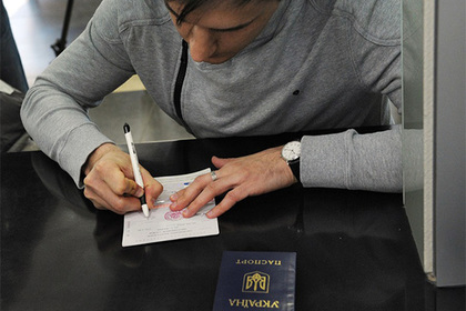 Украинцам отказали в праве выйти из гражданства без разрешения президента