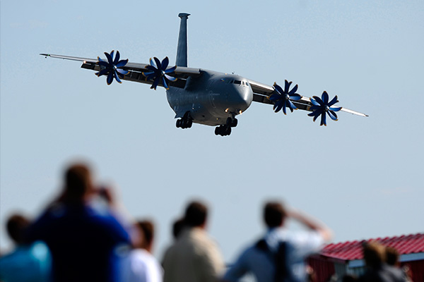 Военно-транспортный самолет Ан-70 на авиасалоне МАКС. Жуковский, август 2013 года.