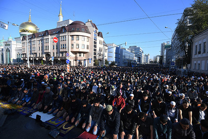 Более 200 тысяч человек отпраздновали Курбан-байрам в Москве