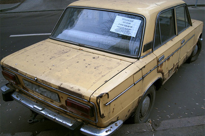 У московского пенсионера угнали «Жигули» без аккумулятора и бензина