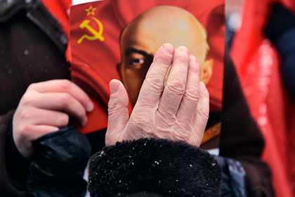 Желающих похоронить Ленина россиян стало меньше