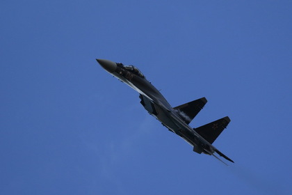Минобороны рассказало о бегстве американского F-22 от российского истребителя