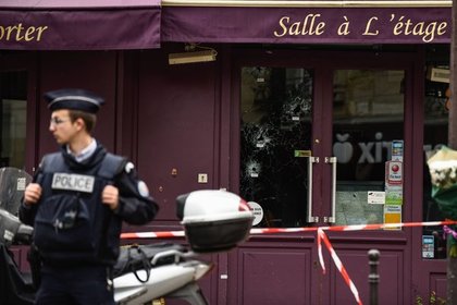 Двое мигрантов с мачете и саблей сняли скальп с посетителя ресторана в Париже