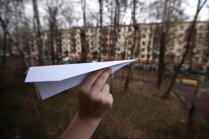 Российские школьники установили памятник Telegram на деньги депутата