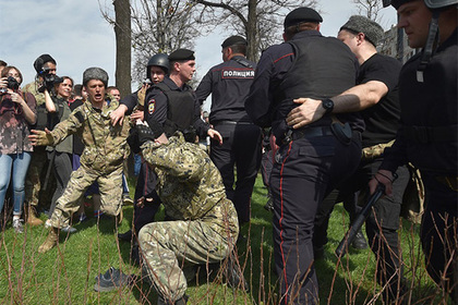 Напавшего на участников митинга казака оштрафовали