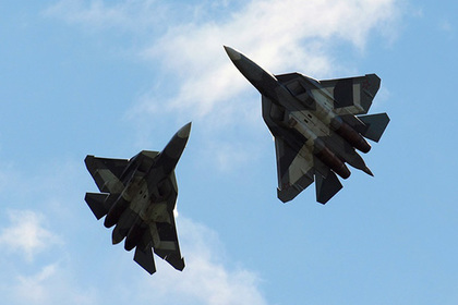 Получивший звезды Су-57 назвали «личинкой самолета» и «петушней»