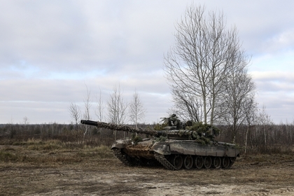 Украину уличили в переброске танков в Донбасс