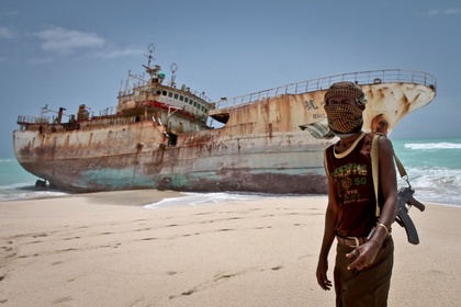 Пираты похитили россиян у берегов Африки