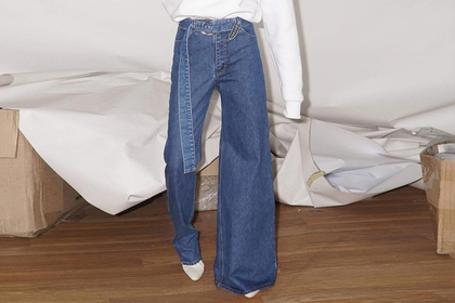 Украинка задала тренд на нелепые джинсы