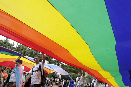 Японские геи впервые пошли в суд из-за запрета браков