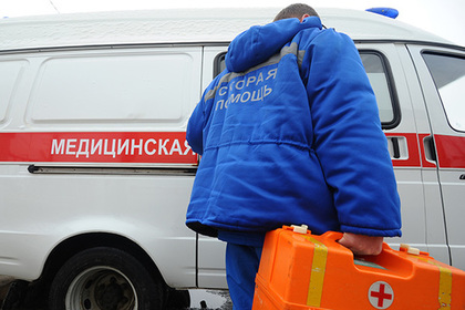 Российские воспитатели спасли запертого в квартире с мертвой бабушкой ребенка