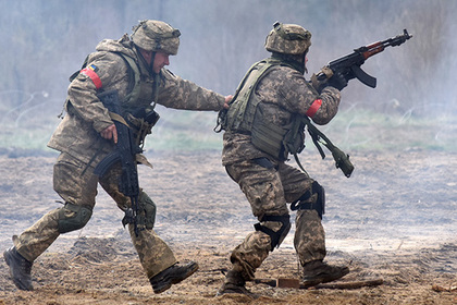 Украинским бойцам на передовой пообещали тысячу евро в месяц