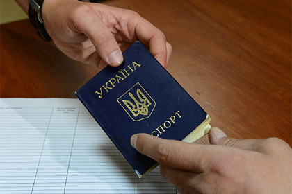 Украинские паспорта предложили раздавать в центре Москвы