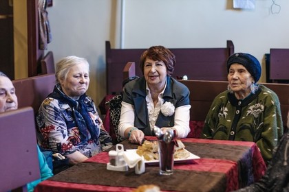 Беглов заступился за кафе с бесплатными обедами для пенсионеров