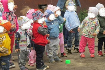 Российские воспитатели надели ребенку трусы на голову