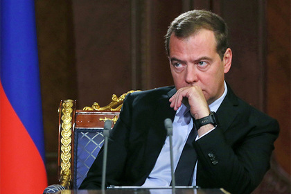 Медведев раскритиковал хабаровского губернатора за слова о лагере