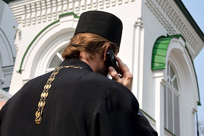 Российского священника обвинили в избиении жены