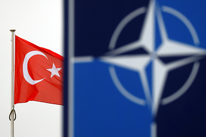 Флаги Турции и НАТО