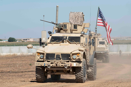 Американские военные в Сирии направились к границе с Ираком