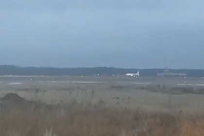 Названа причина посадки SSJ-100 на недостроенную полосу вблизи аэропорта